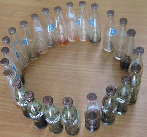Vendo 24 botellas miniatura de Coca cola y fa - Imagen 3