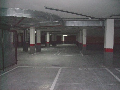 Vendo plaza de garaje para coche grande en la - Imagen 1