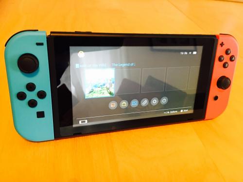 vendo Nintendo Switch console con 4 juegos  - Imagen 1