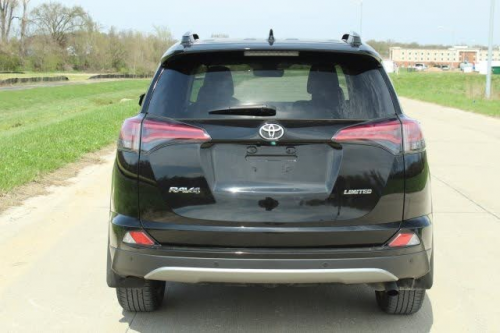 I want to sell my neatly used 2017 Toyota RAV - Imagen 3