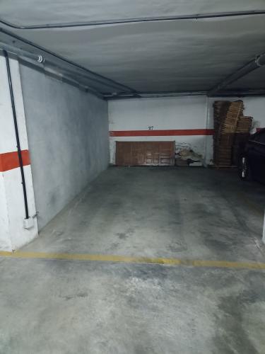 Se vende plaza de garaje con una superficie d - Imagen 1