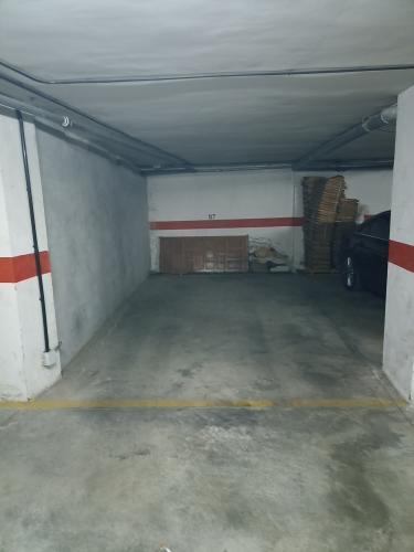 Se vende plaza de garaje con una superficie d - Imagen 2