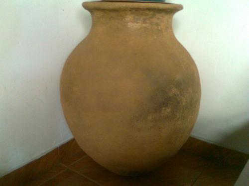 vendo urna funeraria de 66cm de alto y 156 de - Imagen 1