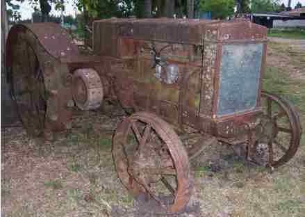 Vendo antiguo tractor CASE L 1928  Mas  deta - Imagen 1