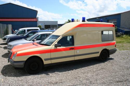 Ambulancia Mercedes E 220 D automatico 125c - Imagen 1