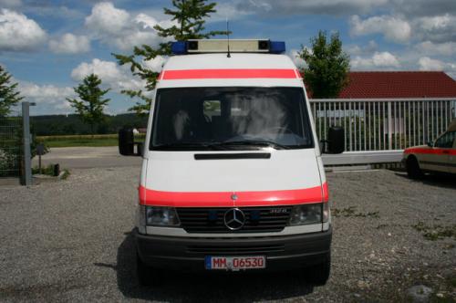 Ambulancia de rescate Mercedes 312 D automat - Imagen 2