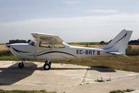 Vendo monomotor Cessna FR172F 210Cv Usada - Imagen 1