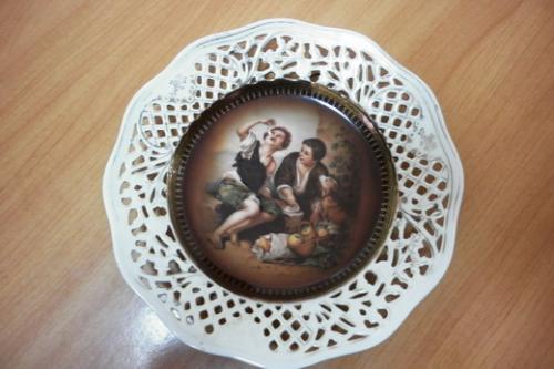 Tres platos alemanes años 20 porcelana dos  - Imagen 3